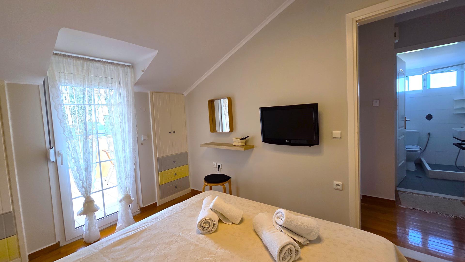 Lefkada Studios Kartanos Attic